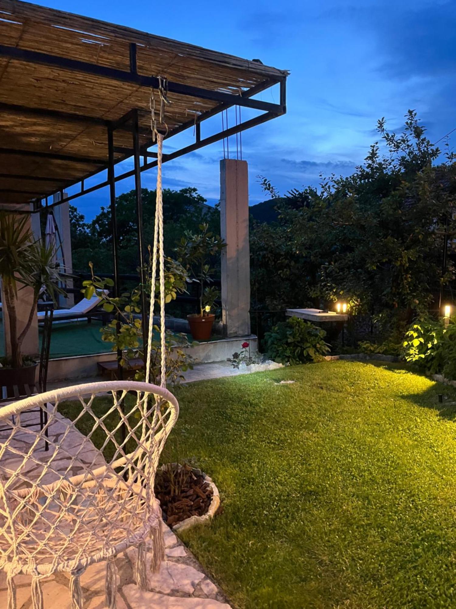 Tara Lapcici Budva